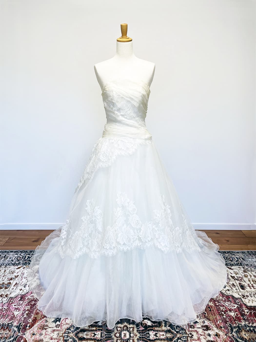 overthemonndressトップページコレクション画像2