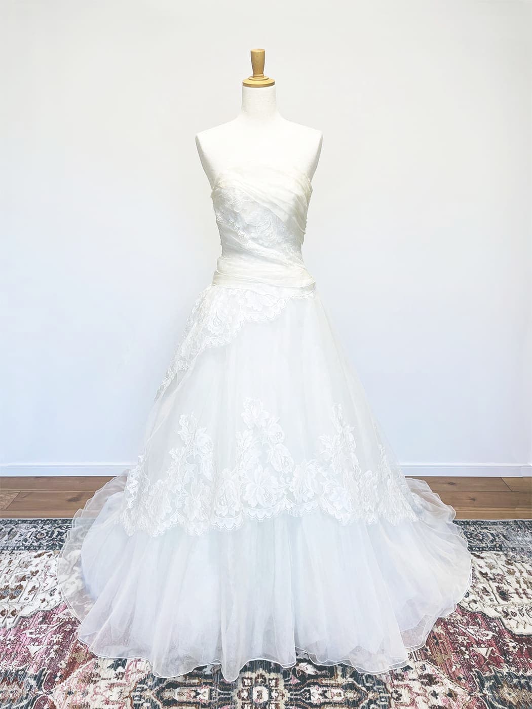 overthemonndressトップページコレクション画像2